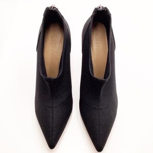 {Badgley Mischka} Jewel Black Story Sock Heels